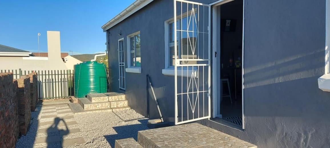 Tj Self-Catering Apartman Graaff-Reinet Kültér fotó