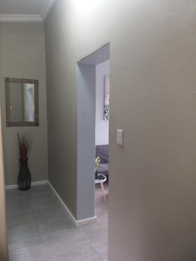 Tj Self-Catering Apartman Graaff-Reinet Kültér fotó