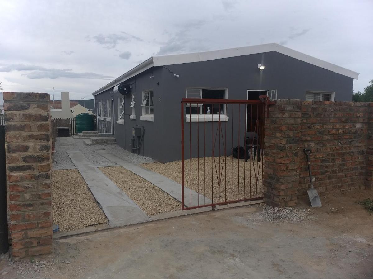 Tj Self-Catering Apartman Graaff-Reinet Kültér fotó