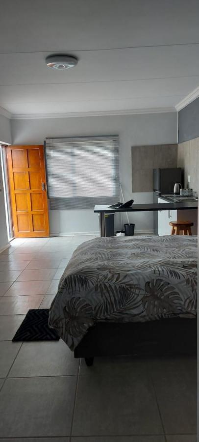 Tj Self-Catering Apartman Graaff-Reinet Kültér fotó