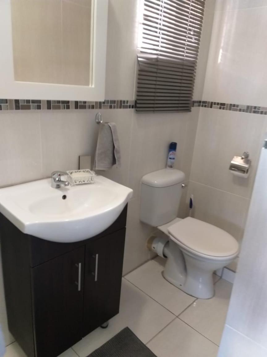 Tj Self-Catering Apartman Graaff-Reinet Szoba fotó