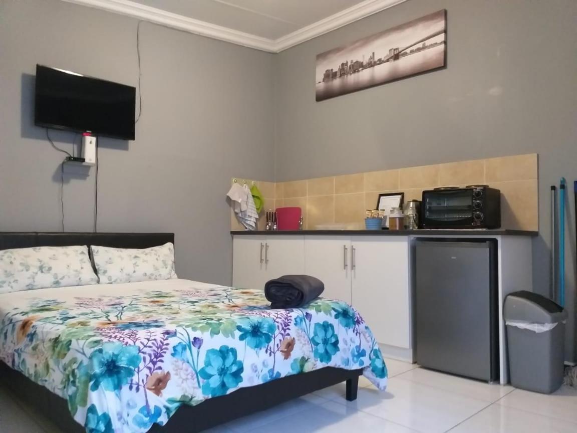 Tj Self-Catering Apartman Graaff-Reinet Szoba fotó
